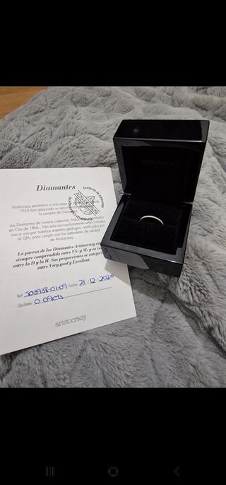 Anillo con diamantes. Diámetro interior anillo 1'5