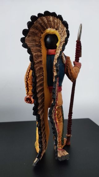 coppia di statuette statiche "indiani"
