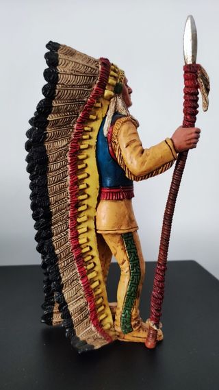 coppia di statuette statiche "indiani"