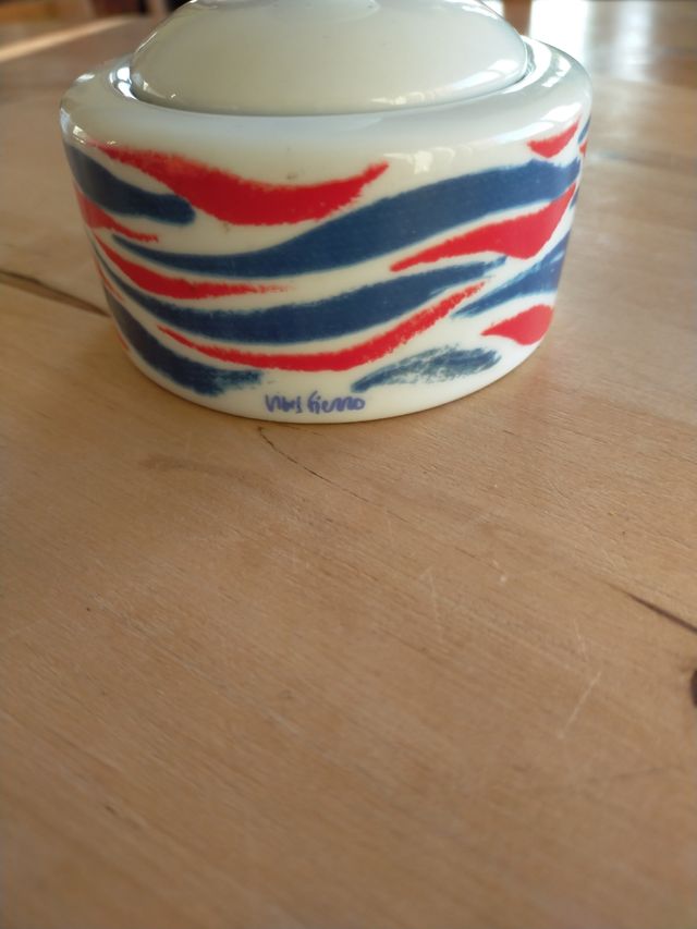 azucarera del Barça porcelana firmada Vives Fierro