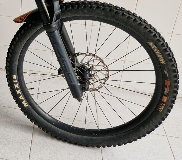 Rueda delantera e-bike enduro