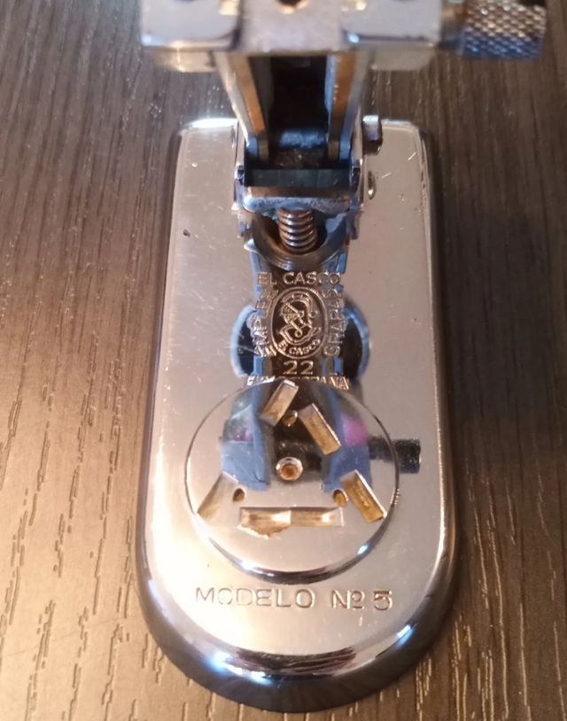 Antigua Grapadora Sobremesa EL CASCO Modelo 5