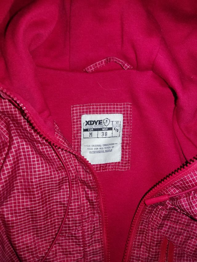 ¿CUÁNTO OFRECES TÚ?    Cazadora impermeable XDYE