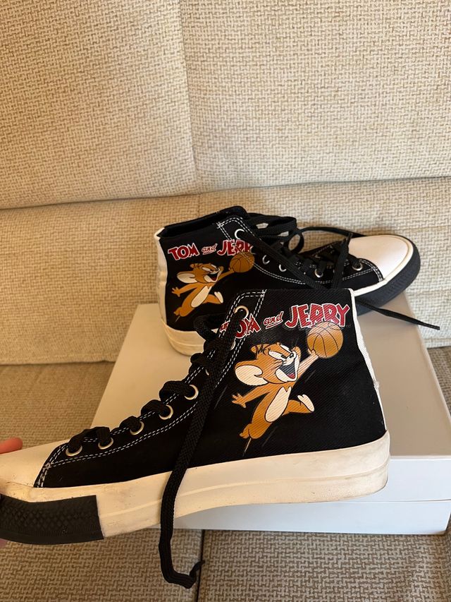 Zapatillas Zara Tom&Jerry de segunda mano por 6 EUR en Collado Villalba