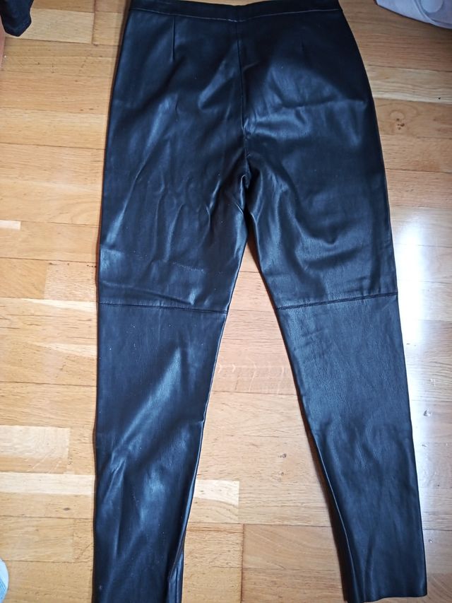 pantalon efecto cuero