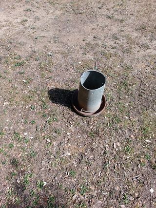 Comedero gallinas 2 unidades.