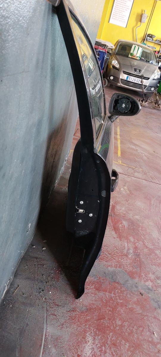 Puerta derecha completa Opel Corsa D 1.3 cdti