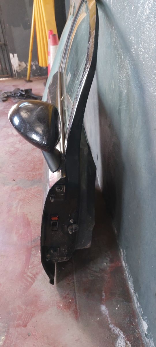 Puerta derecha completa Opel Corsa D 1.3 cdti
