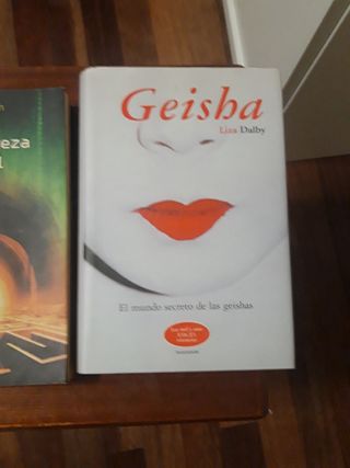 Varios libros de narrativa y novelas.