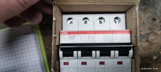 Interruttore con differenziale ABB S204 M C32