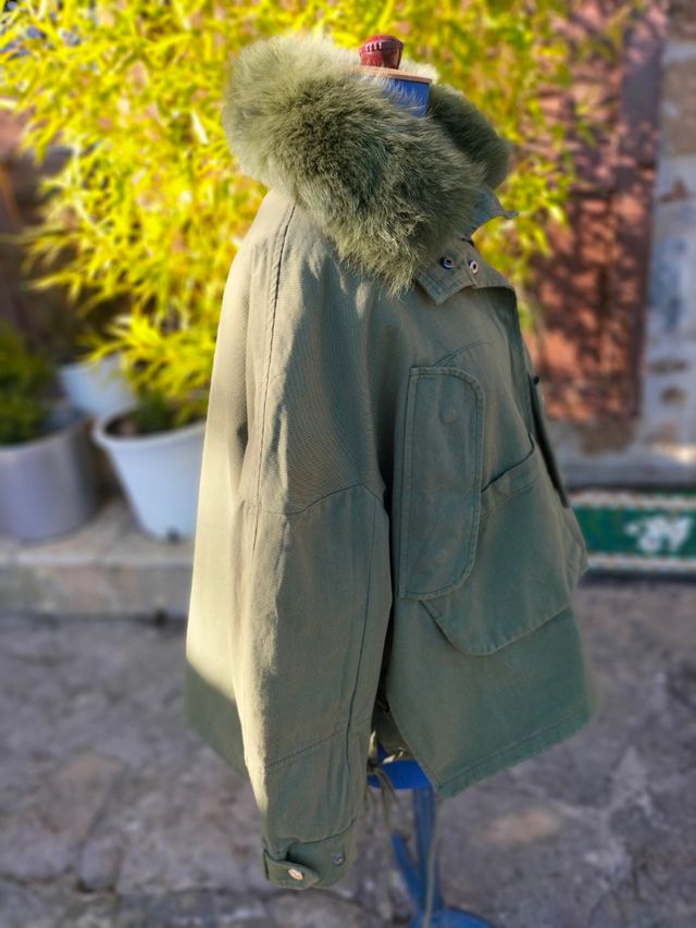 Parka con forro de conejo.