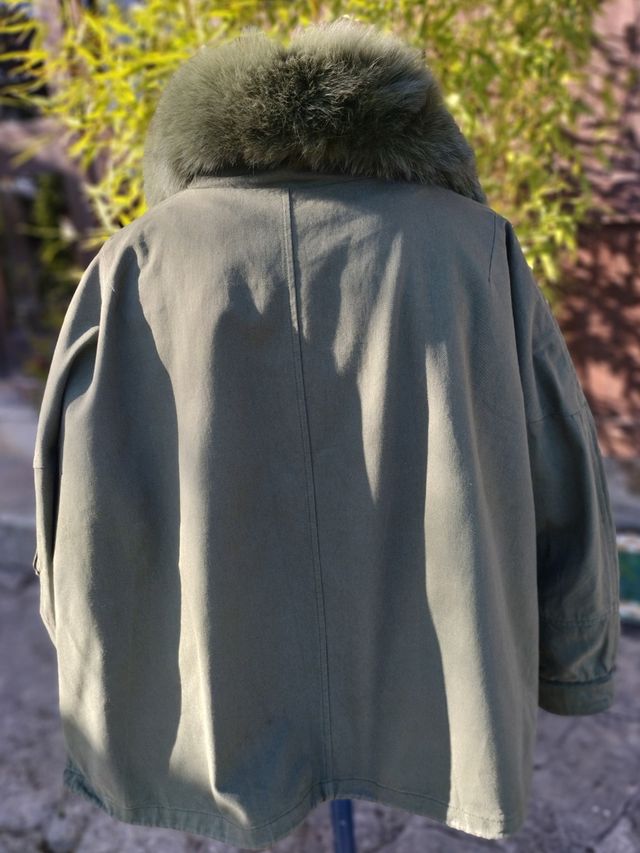 Parka con forro de conejo.