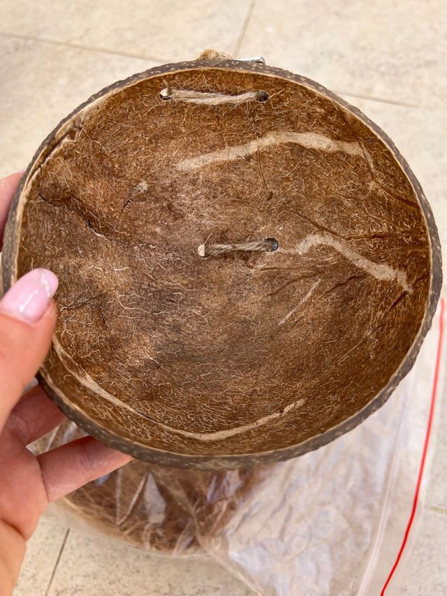 Casa/ Nido pájaro con cascara de coco + pelo fibra