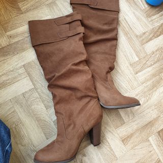 Botas marrones altas Zara