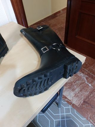 BOTAS DE AGUA Mustang talla 36. Como nuevas.