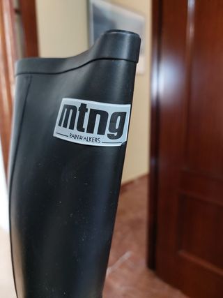 BOTAS DE AGUA Mustang talla 36. Como nuevas.