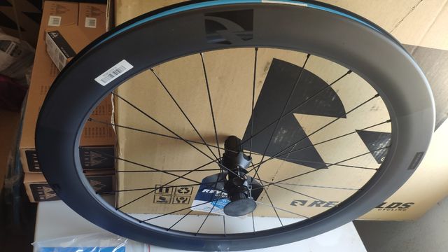 RUEDA REYNOLDS CARRETERA Strike db Shim