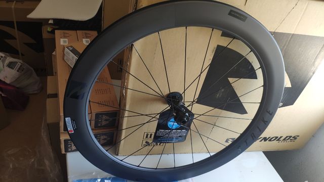 RUEDA REYNOLDS CARRETERA Strike db Shim