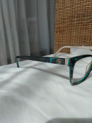 Muntura Guess.  Montura Guess