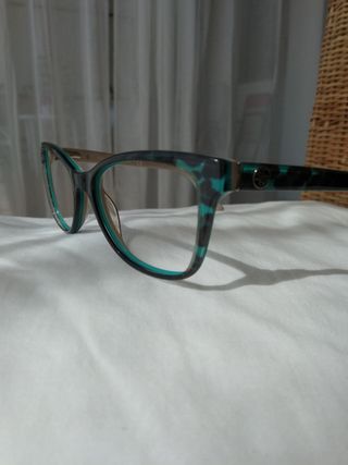 Muntura Guess.  Montura Guess