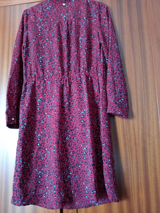 vestido estampado rojo y azul