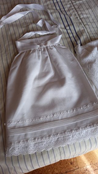 Saia de baptizado feita a mão