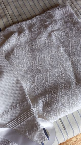 Saia de baptizado feita a mão