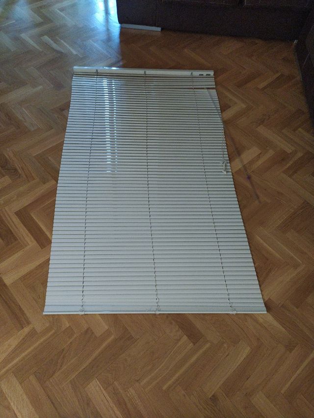 2 persianas pequeñas y 2 persianas grandes.