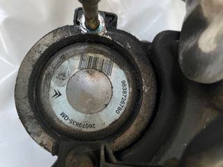 Bomba de dirección psa