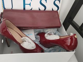 Zapatos y Cartera Guess Rojos Burdeos Nuevos.
