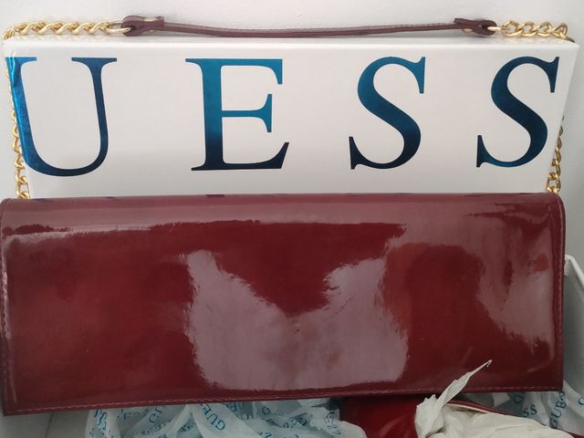 Zapatos y Cartera Guess Rojos Burdeos Nuevos.