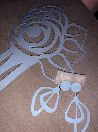 Conjunto peina y pendientes celestes 