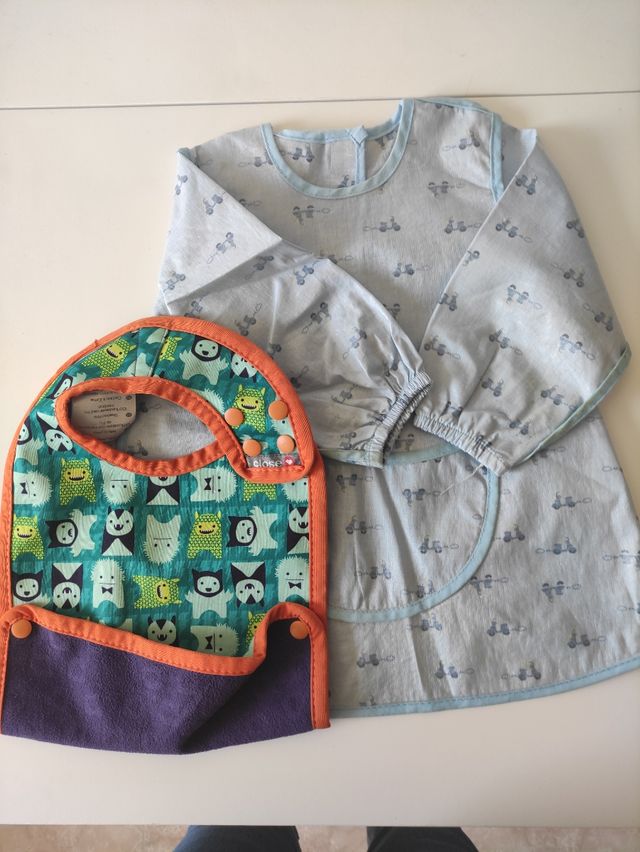 2 Baberos impermeable Bebe