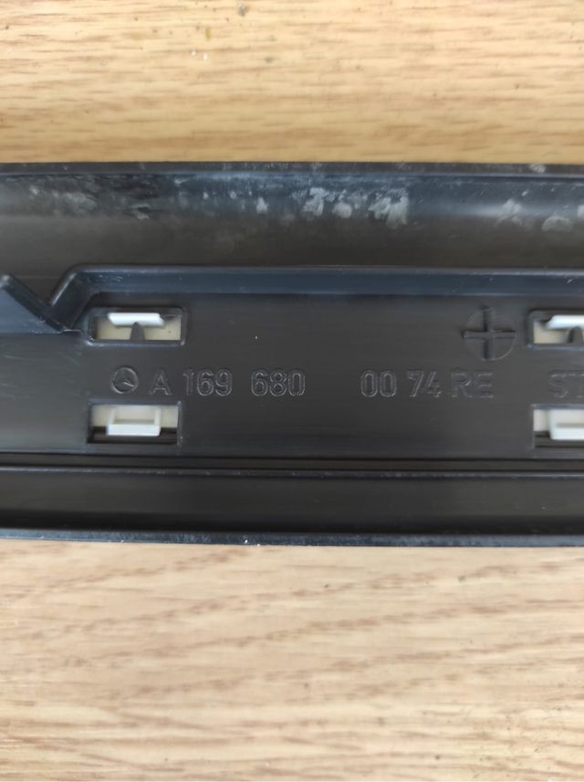 Molduras bajo puerta Mercedes clase b w245
