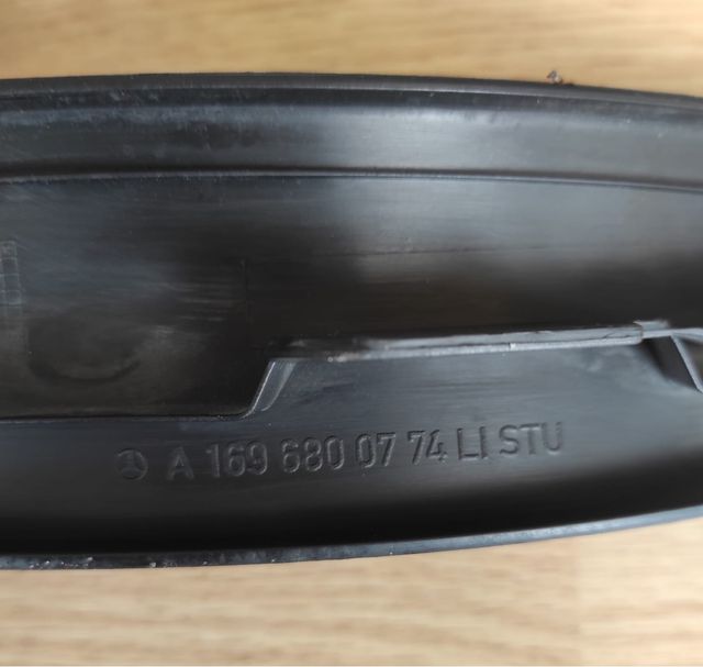 Molduras bajo puerta Mercedes clase b w245