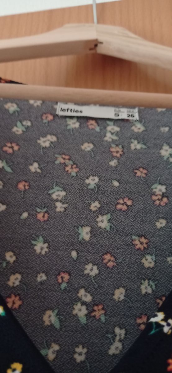 vestido manga corta Lefties