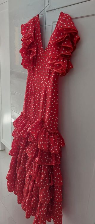 Se vende traje de gitana