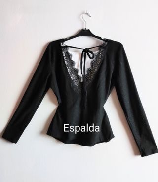 Blusa negra y elegante 