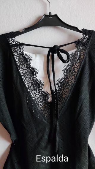 Blusa negra y elegante 