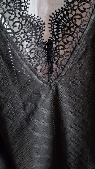 Blusa negra y elegante 