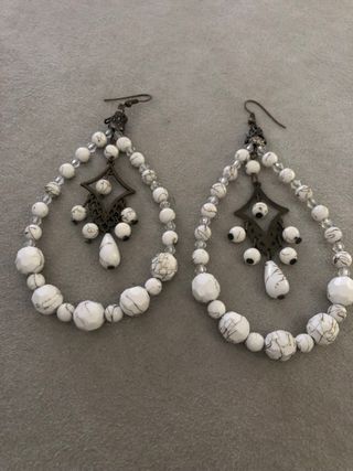 Pendientes blancos 