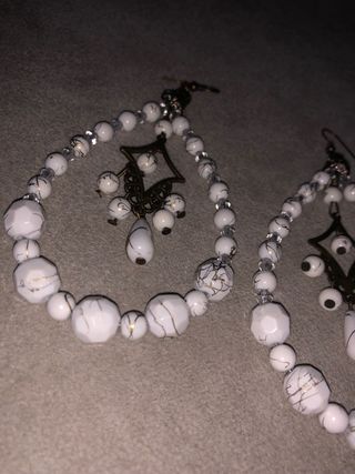 Pendientes blancos 