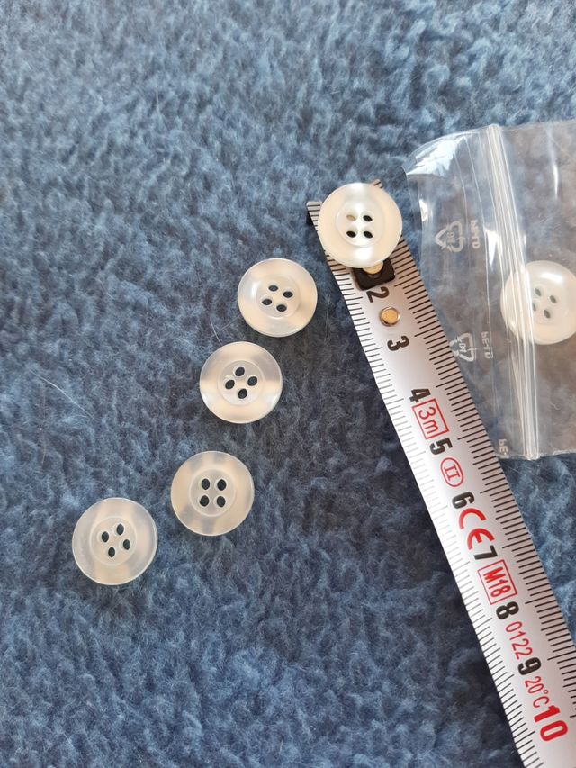 botones bata escolar