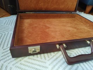 Maletín vintage en piel e interior de terciopelo 