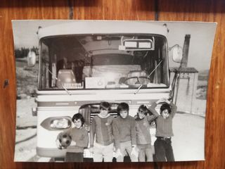 * Lote fotografías antiguas con autobús Avia Seida