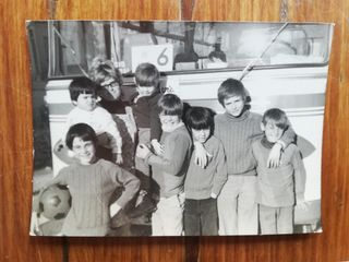 * Lote fotografías antiguas con autobús Avia Seida