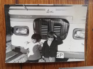 * Lote fotografías antiguas con autobús Avia Seida