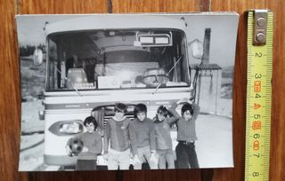 * Lote fotografías antiguas con autobús Avia Seida