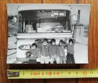 * Lote fotografías antiguas con autobús Avia Seida