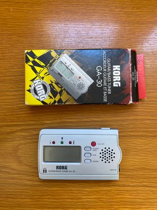 Afinador guitarra / bajo KORG